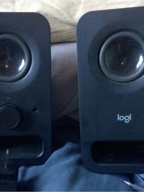 Logitech Black laptop Speakers with Front-Facing Drivers